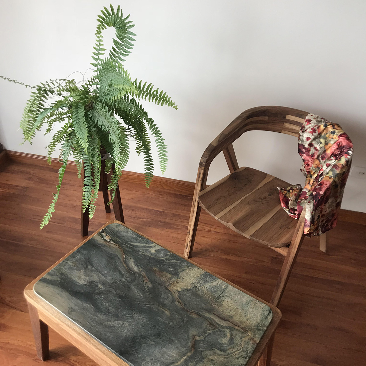 Juego de mesa y silla